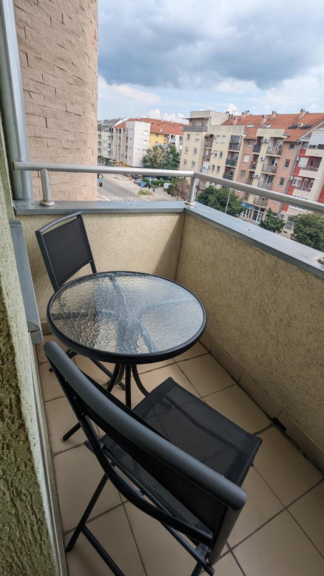 Poesia Apartment Novi Sad Esterno foto